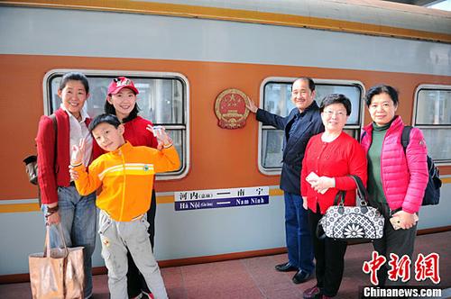 DЇοڒЇյ܇ǰӰ<a target='_blank'  _fcksavedurl='http://www.chinanews.com/'><p class=
